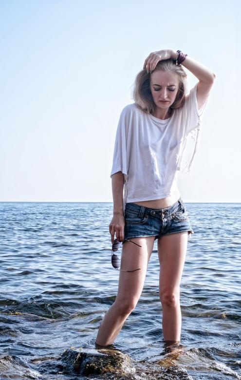 Free stock image of Girl in the Water created by Pixabay
