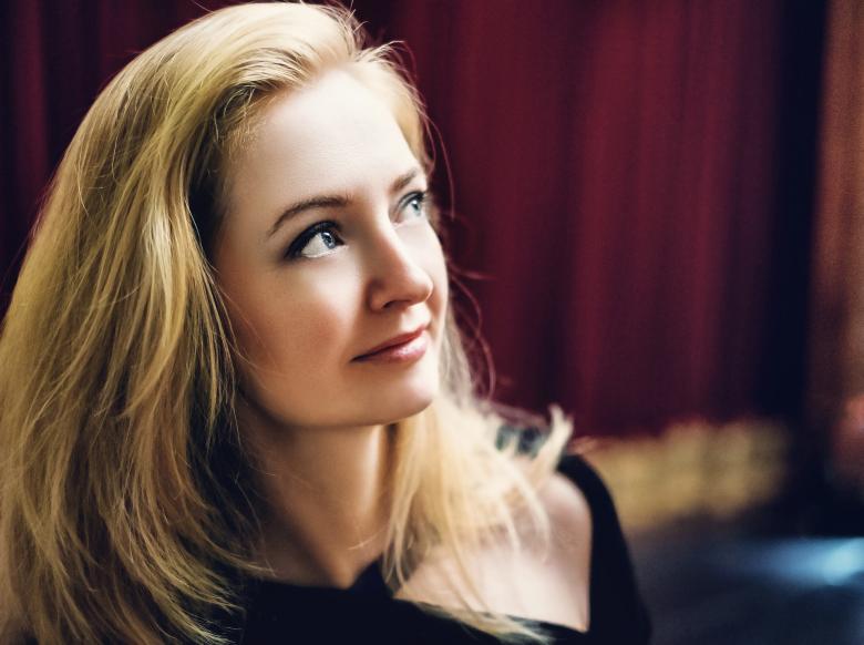 Free stock image of Beautiful Blonde Girl created by Pixabay