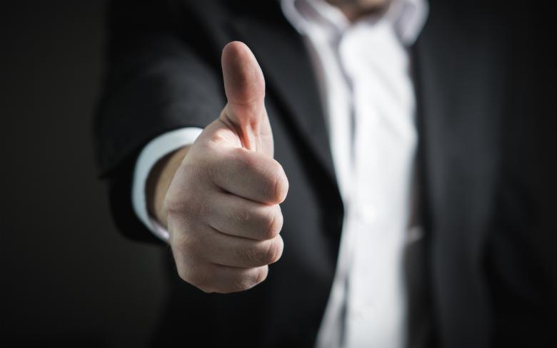 Free stock image of Thumbs Up created by Pixabay