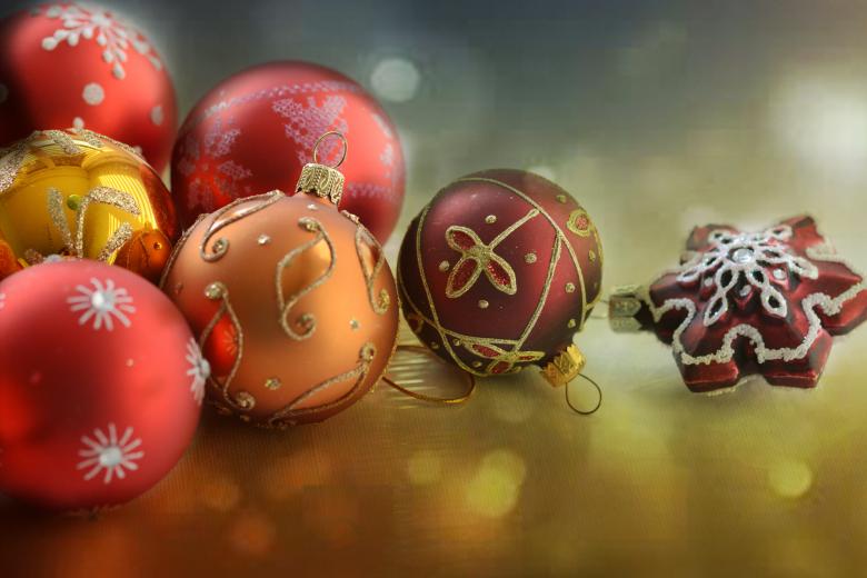Free stock image of Christmas Bauble created by Pixabay