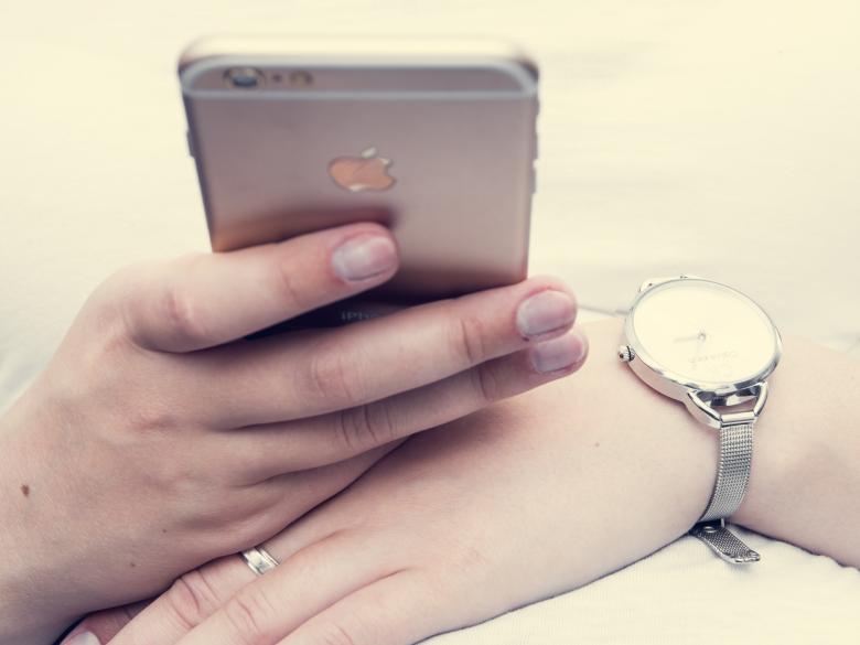 Free stock image of Apple Phone created by Pixabay