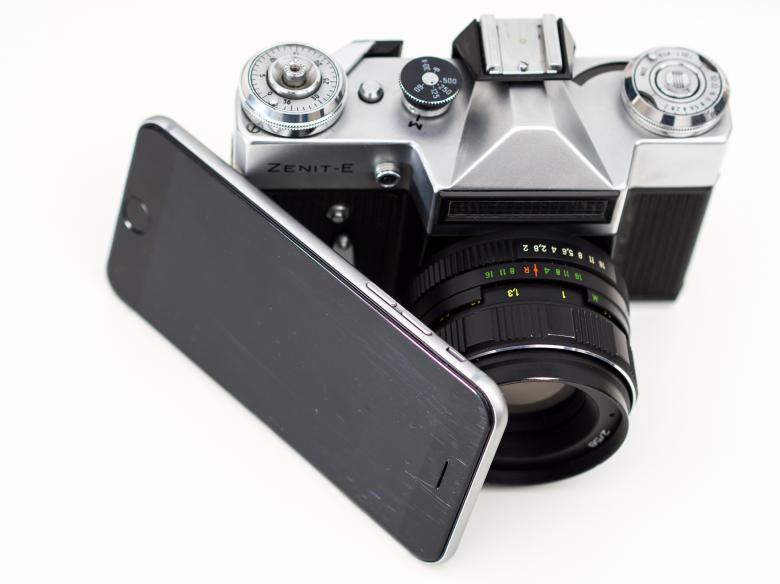 Free stock image of Camera and Mobile created by Pixabay