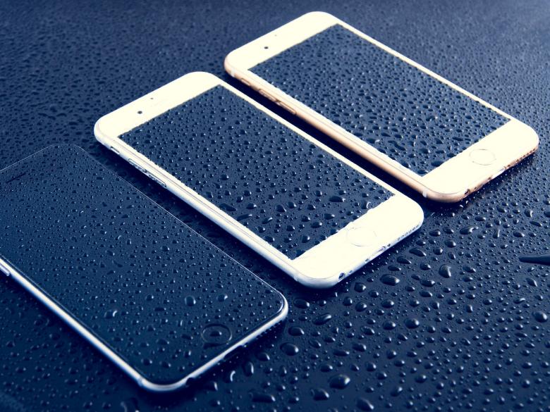 Free stock image of White and Black I Phones created by Pixabay