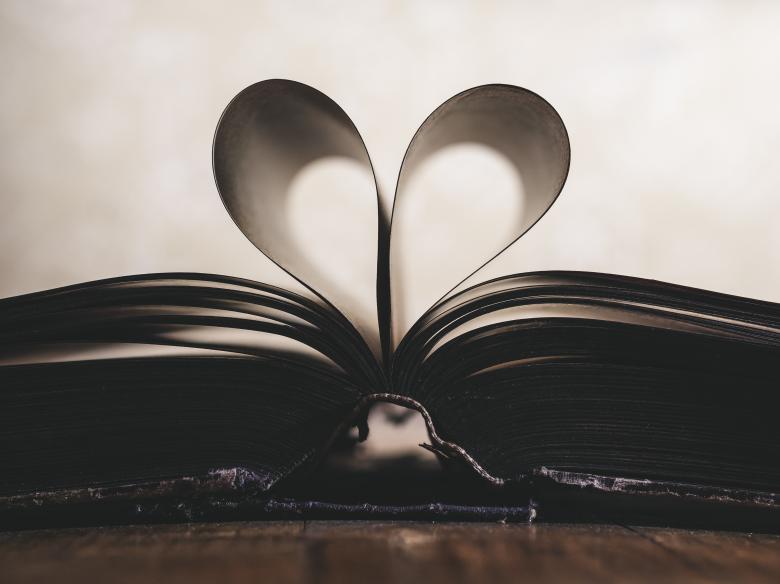 Free stock image of Paper Fold created by Pixabay