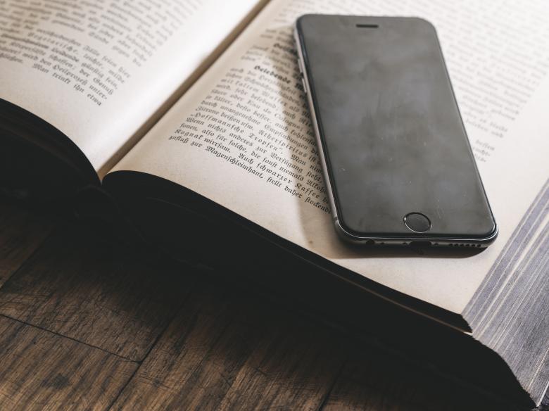 Free stock image of Phone on the Book created by Pixabay