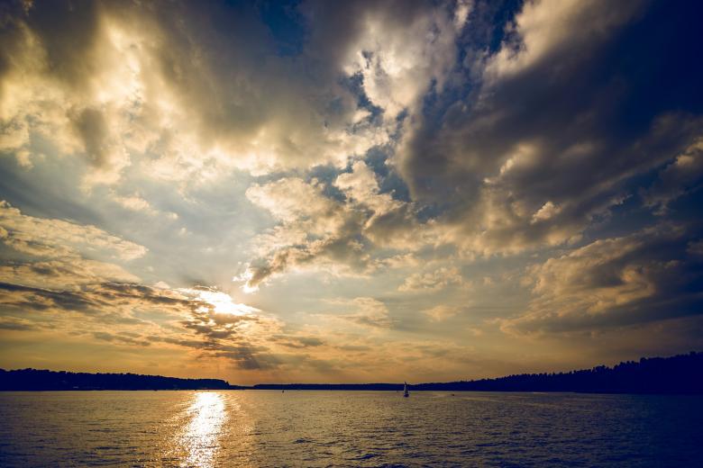 Free stock image of Lake View created by Pixabay