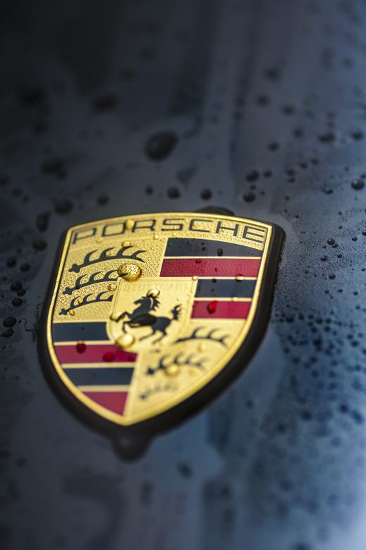 Free stock image of Porsche Carrera 4S created by Pixabay