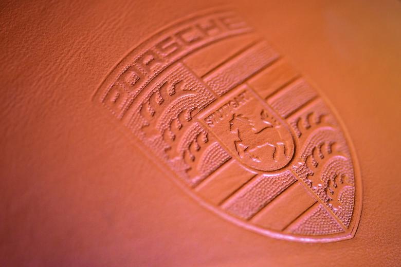 Free stock image of Porsche Carrera 4S created by Pixabay