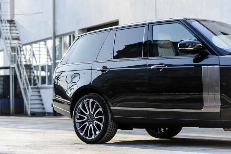 Free stock image of Shiny Range Rover created by Pixabay