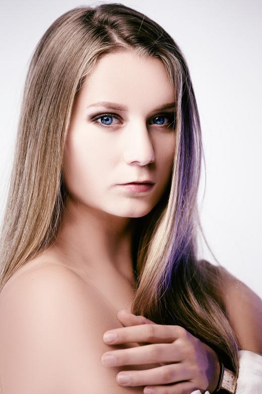 Free stock image of Beautiful Lady created by Pixabay