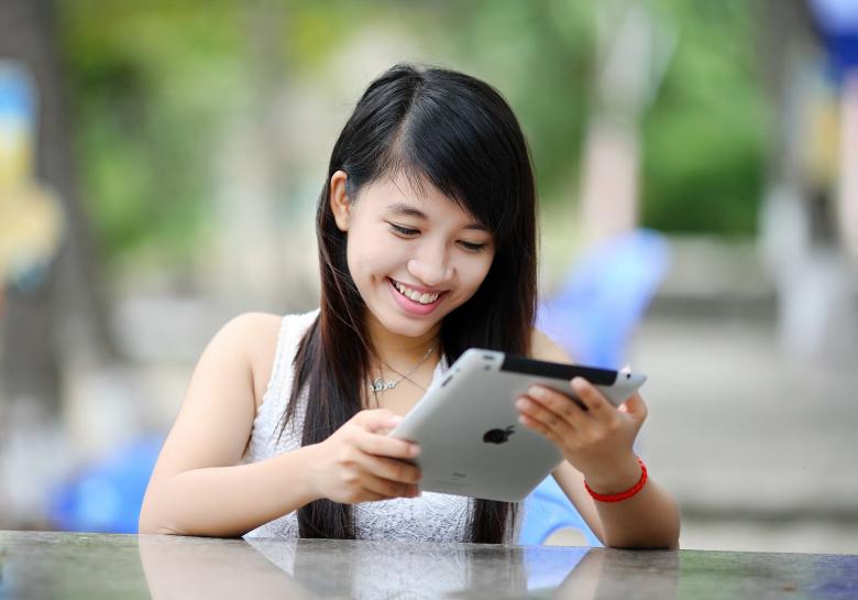 Free stock image of Using IPad created by Pixabay
