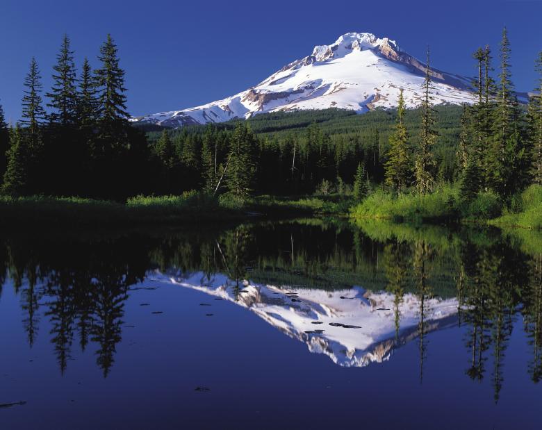 Free stock image of Mount Hood created by Pixabay
