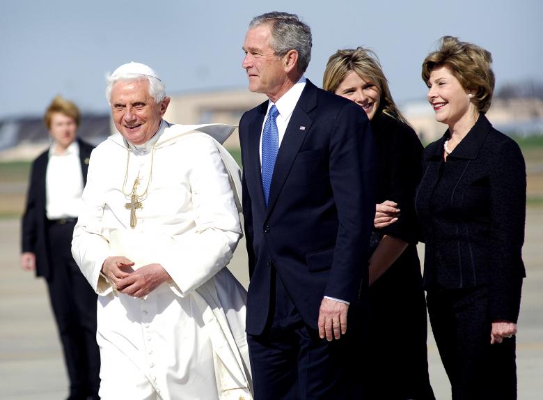 Free stock image of Pope Benedict and George Bush created by Pixabay
