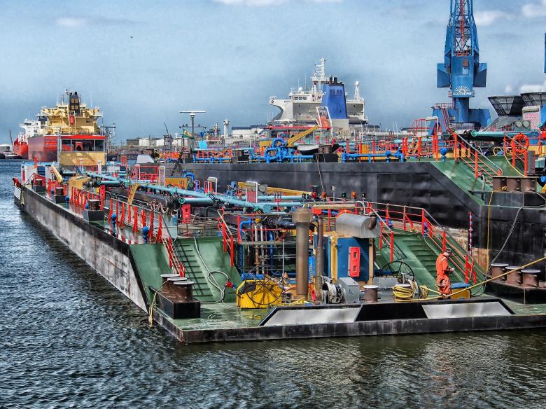Free stock image of Port in Rotterdam created by Pixabay