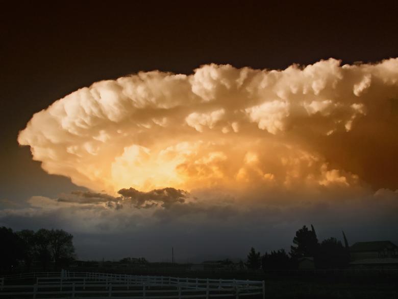 Free stock image of Giant Cloud created by Pixabay