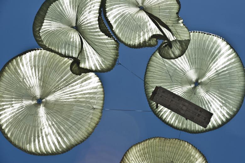 Free stock image of Parachutes in the Air created by Pixabay