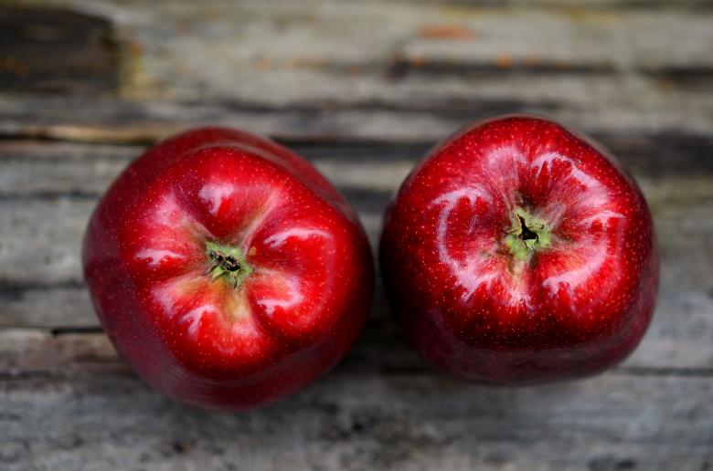 Free stock image of Fresh Red Apples created by Pixabay