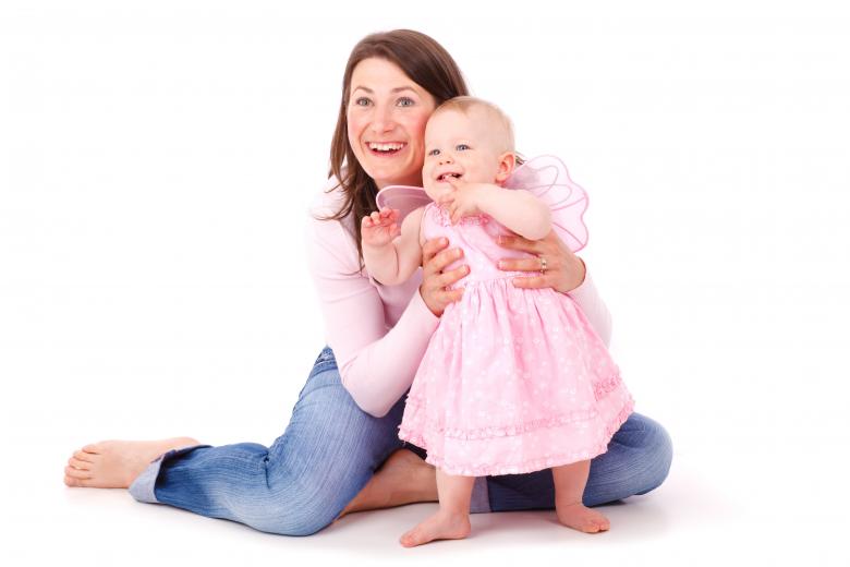 Free stock image of Little Girl with Mum created by Pixabay