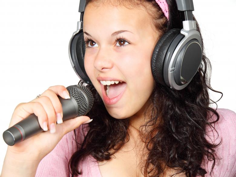 Free stock image of Girl Singing created by Pixabay