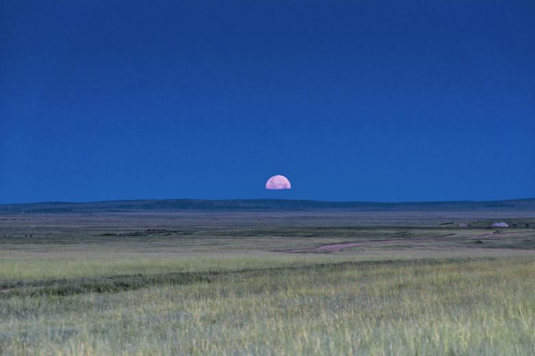 Free stock image of Half Moon created by Pixabay
