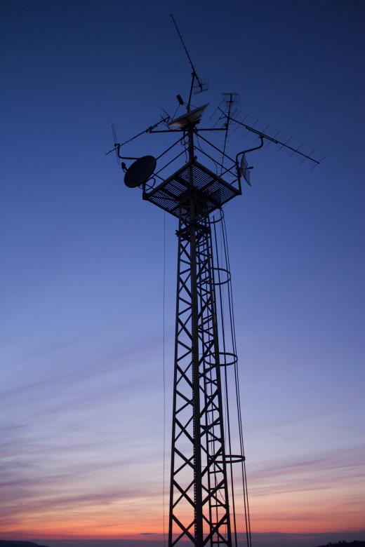 Free stock image of Antenna at Sunset created by Pixabay