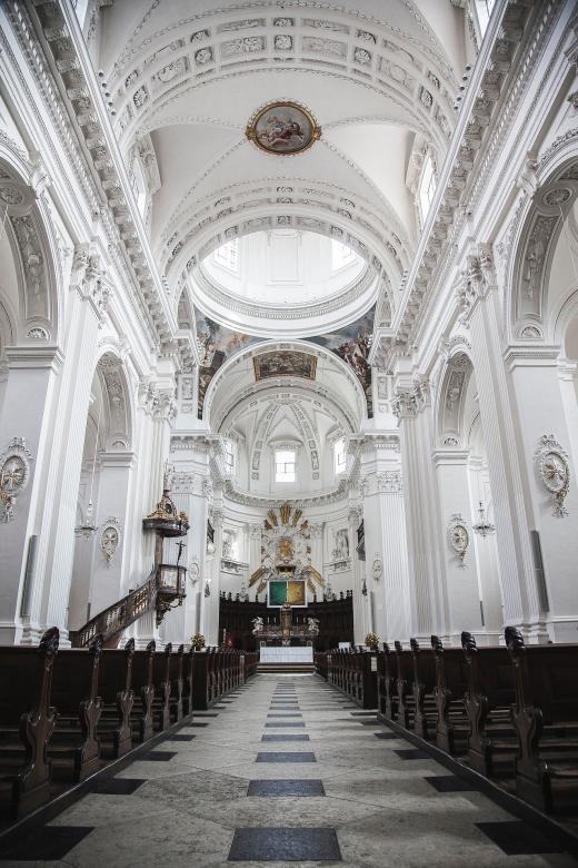 Free stock image of Inside the Church created by Pixabay