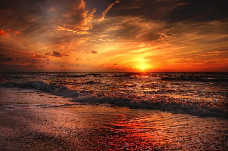 Free stock image of Beautiful Sunset at the Beach created by Pixabay
