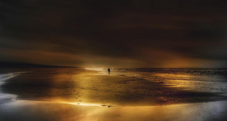 Free stock image of Alone on the Beach created by Pixabay