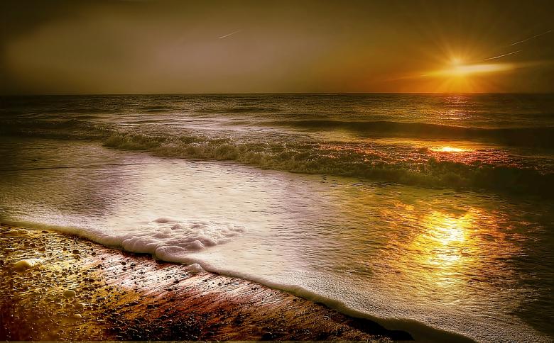 Free stock image of Sea at Sunset created by Pixabay
