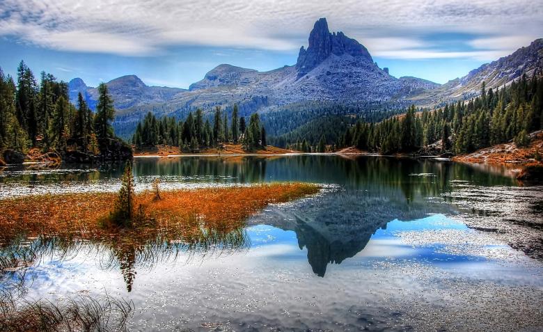 Free stock image of Dolmites Lake View created by Pixabay