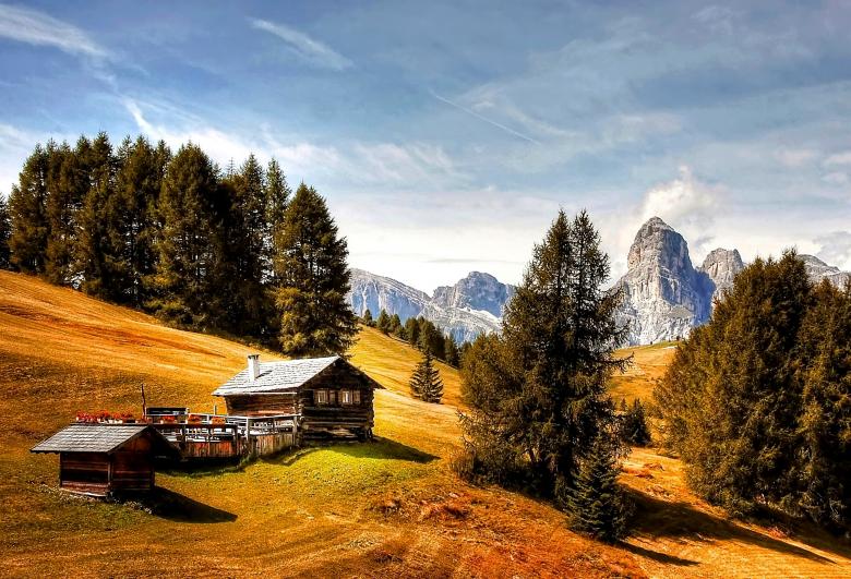 Free stock image of Cabins on Dolmites created by Pixabay