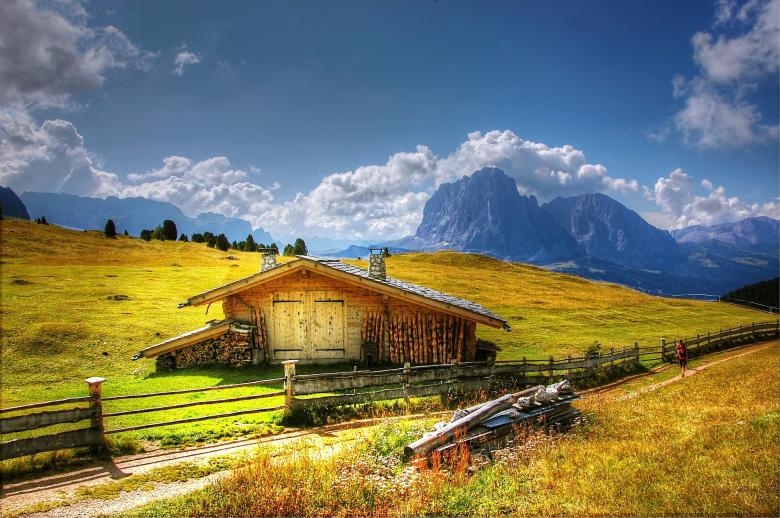 Free stock image of Cabin with Beautiful View created by Pixabay