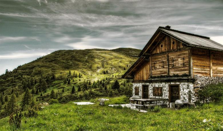 Free stock image of Wooden Cabin created by Pixabay