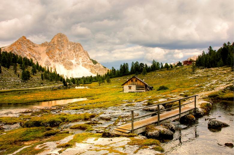 Free stock image of Wooden Cabin created by Pixabay