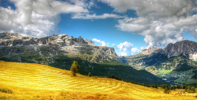 Free stock image of Passo Gardena created by Pixabay