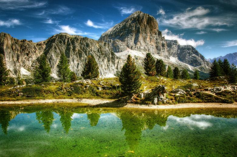 Free stock image of Rocky Mountains created by Pixabay