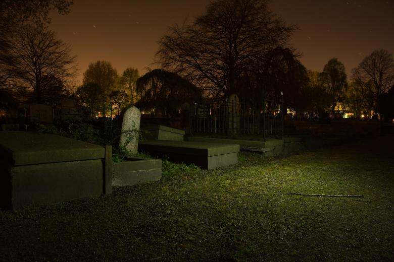Free stock image of Graveyard in the City created by Pixabay