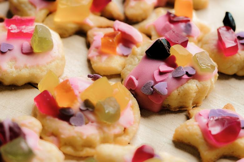 Free stock image of Candies on the Cookies created by Pixabay