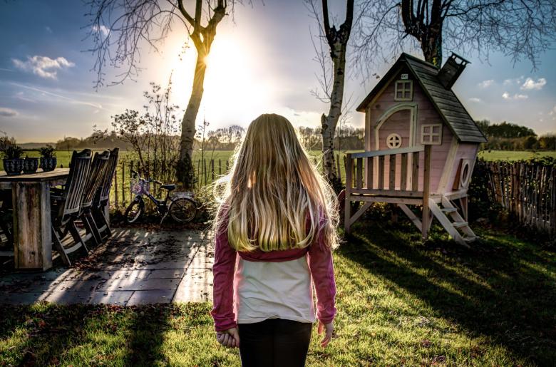 Free stock image of Girl in the Lawn created by Pixabay