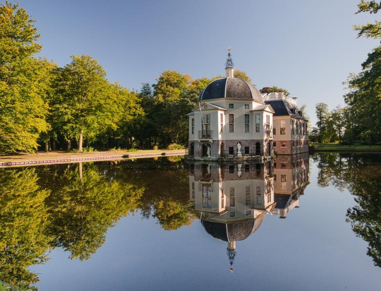 Free stock image of House in the Lake created by Pixabay