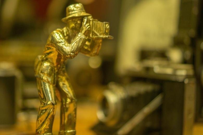 Free stock image of Golden Photographer created by Pixabay