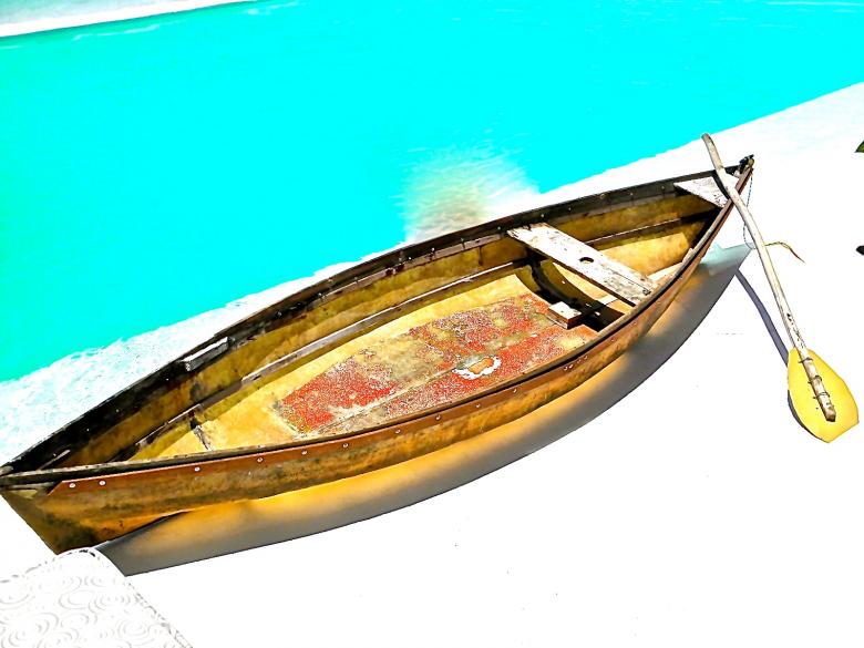 Free stock image of Old Paddle Boat created by Roberto Fernandez Rizo