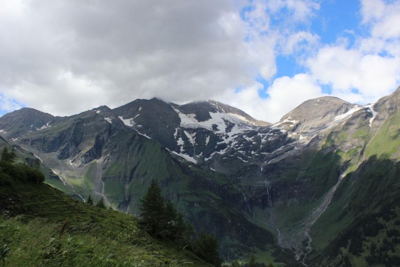 Free stock image of Green and Ice Mountains created by Hassan Yahya Alali