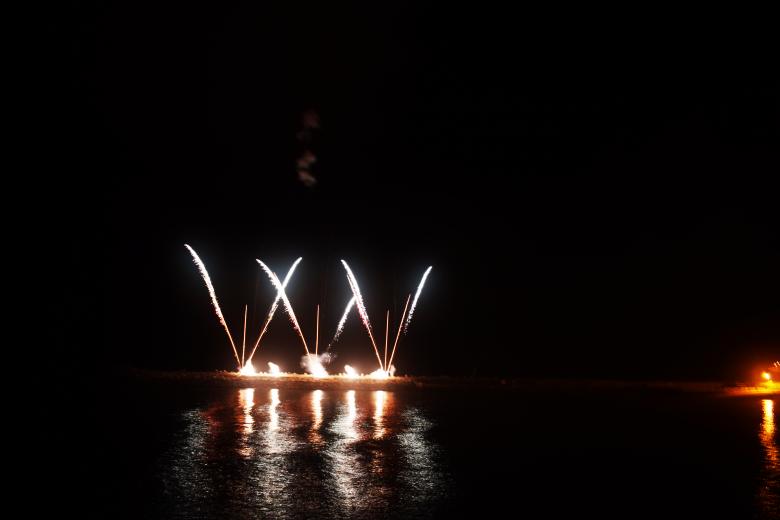 Free stock image of Fireworks by the Water created by José Manuel alves rodrigues