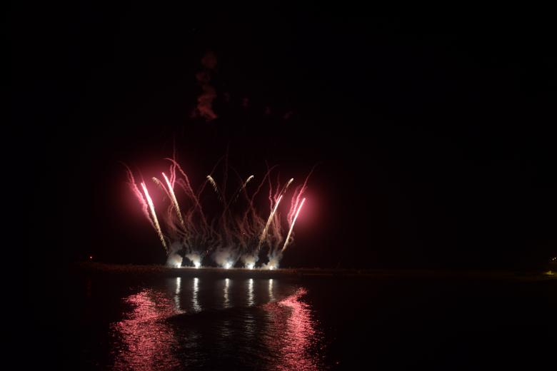 Free stock image of Fireworks Reflected in the Water created by José Manuel alves rodrigues