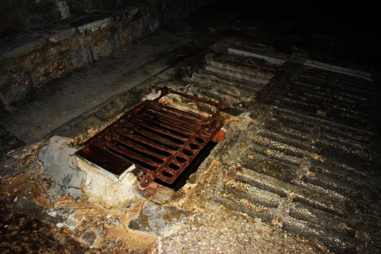Free stock image of Rusted Sewage Cover created by José Manuel alves rodrigues