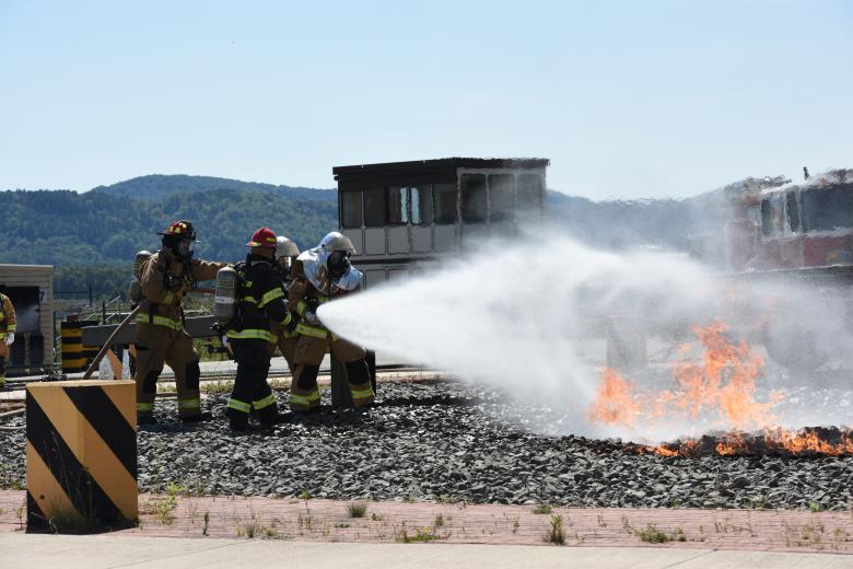 Free stock image of Firefighters Practicing created by StockMix