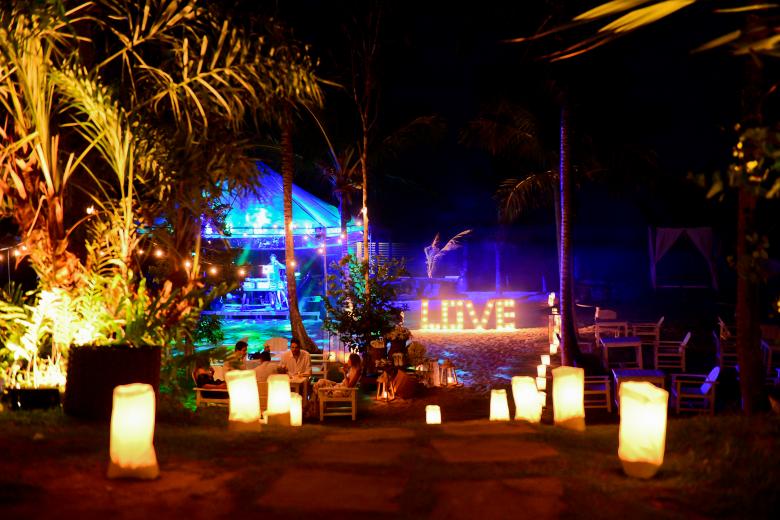 Free stock image of Wedding Bar Love Sign created by Batu Berk