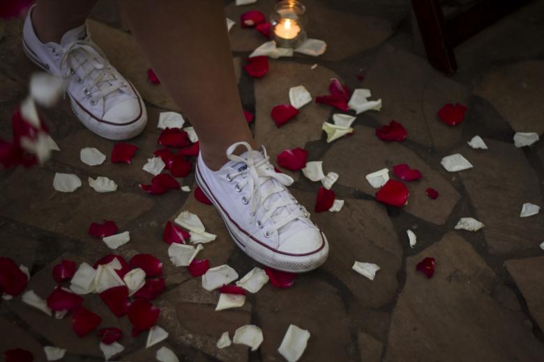 Free stock image of Carmine Converse White created by Batu Berk