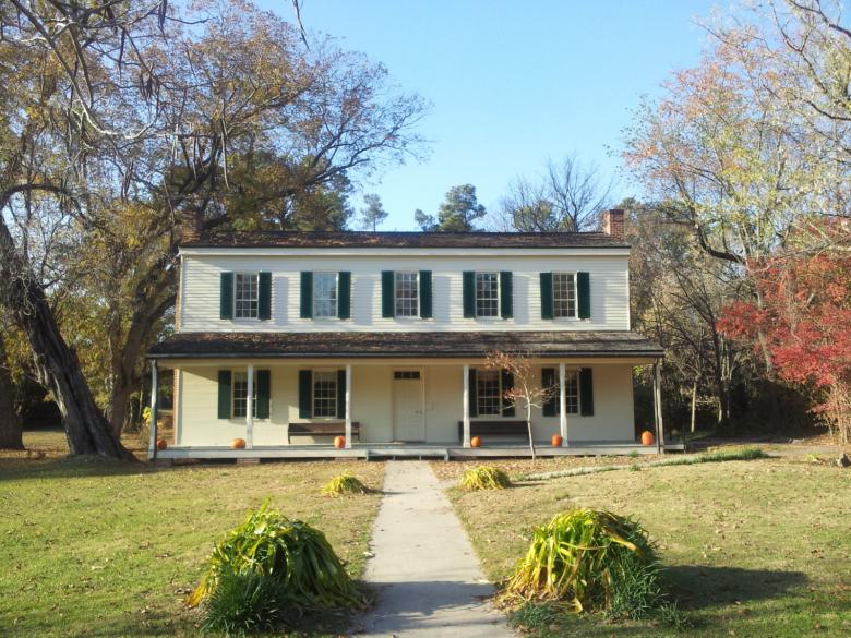 Free stock image of Old Colonial House created by Brenda Bassett